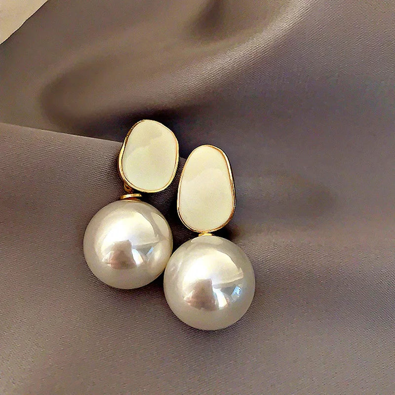 French New Classic Elegant Imitation Pearl Drop Earrings for Women Exquisite Dangle Wedding Earring Statement Fashion Jewelry